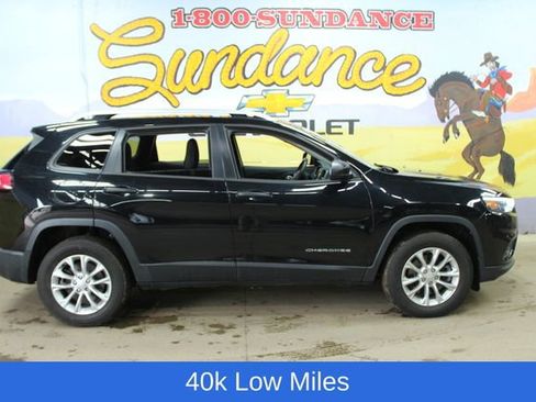 Used 2019 Jeep Cherokee Sport w/ Cold Weather Group AWD/4WD image 1