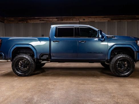 Used 2025 GMC Sierra 2500 Denali Ultimate w/ Max Trailering Package image 11