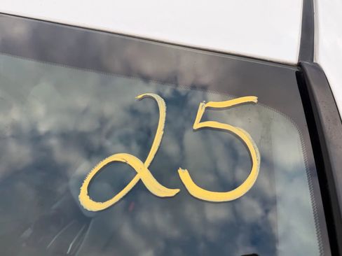 Used 2020 Toyota Camry LE image 28