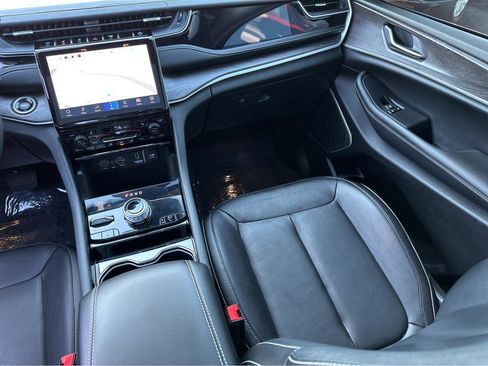 Used 2022 Jeep Grand Cherokee Limited 4xe image 18