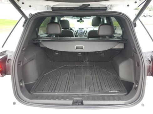 Used 2023 Chevrolet Equinox RS w/ RS Leather Package FWD image 9
