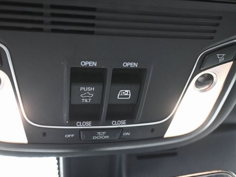 Used 2025 Honda Ridgeline TrailSport image 17