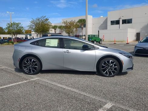 New 2026 Toyota Prius Plug-In Hybrid FWD image 3