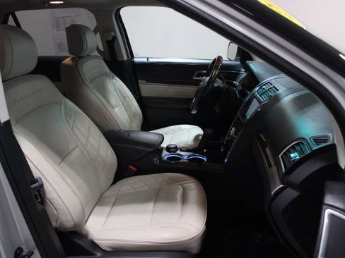 Used 2016 Ford Explorer Platinum AWD/4WD image 26