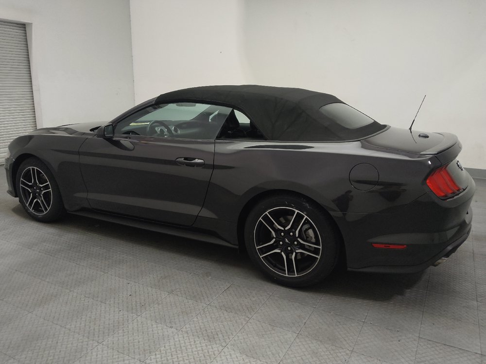 Used 2022 Ford Mustang Premium RWD image 3