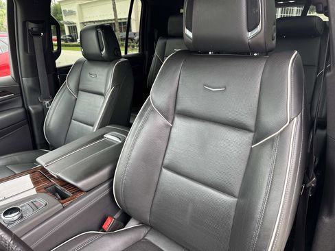 Used 2023 Cadillac Escalade ESV Premium Luxury AWD/4WD image 23