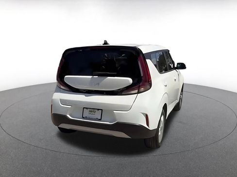 Used 2025 Kia Soul LX w/ LX Technology Package image 12