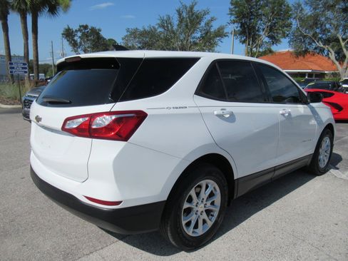 Used 2019 Chevrolet Equinox LS w/ LS Convenience Package FWD image 5