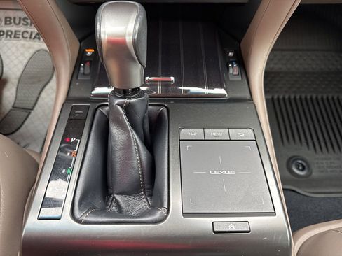 Used 2022 Lexus GX 460 Premium w/ Premium Package image 21