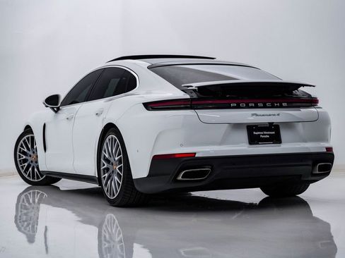 Certified 2025 Porsche Panamera 4 image 3