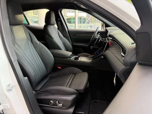 Used 2025 Maserati Grecale Modena AWD/4WD image 28