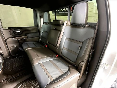 Certified 2022 GMC Sierra 2500 Denali w/ Denali Ultimate Package AWD/4WD image 19