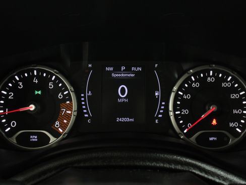 Used 2019 Jeep Renegade Latitude w/ Popular Equipment Group image 13