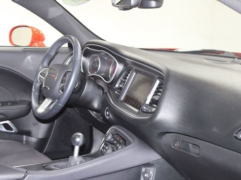 Used 2016 Dodge Challenger R/T Scat Pack w/ Leather Interior Group image 27