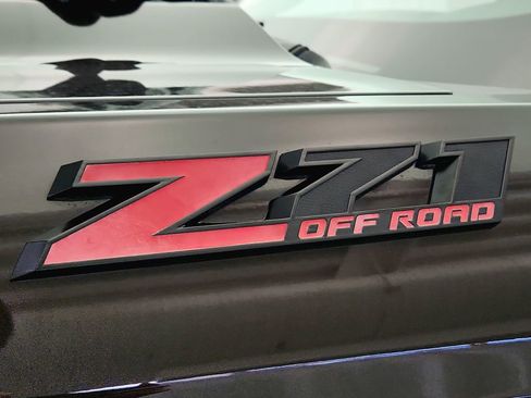 Used 2018 Chevrolet Silverado 1500 LT w/ All Star Edition AWD/4WD image 27