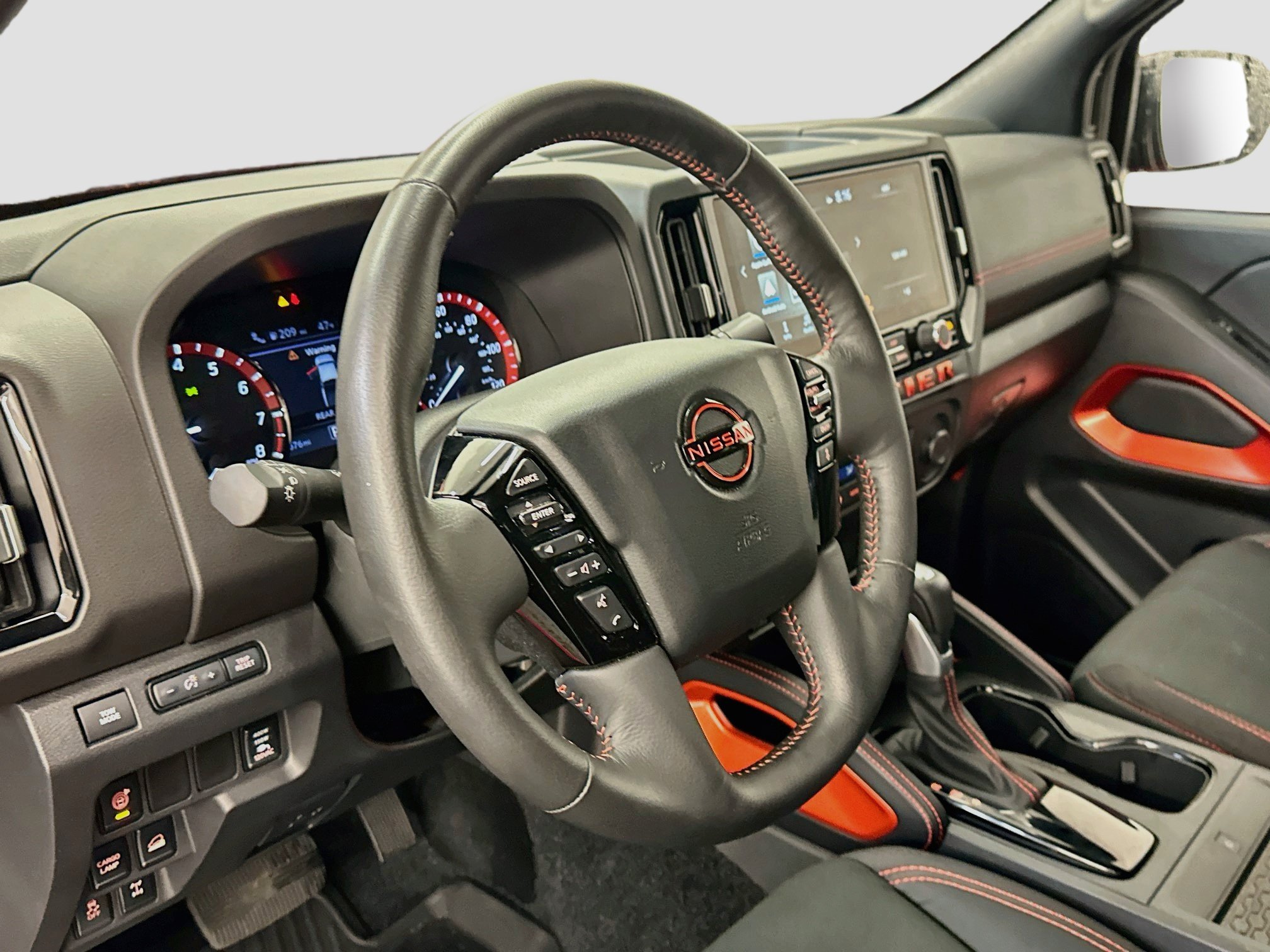 Used 2025 Nissan Frontier PRO-4X w/ Pro Convenience Package AWD/4WD image 18
