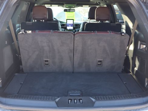 Used 2022 Ford Explorer Platinum w/ Equipment Group 601A image 33