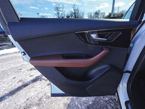 Used 2023 Audi Q7 3.0T Premium w/ Convenience Package image 12