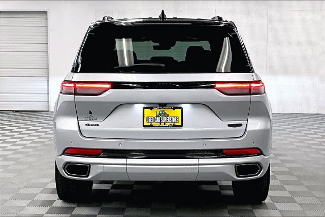 Used 2025 Jeep Grand Cherokee Summit w/ Obsidian Package AWD/4WD image 5