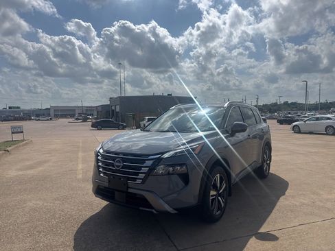 Certified 2025 Nissan Rogue SL w/ SL Premium Package image 7