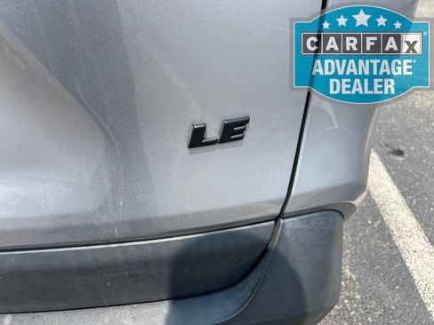 Used 2022 Toyota RAV4 LE FWD image 5