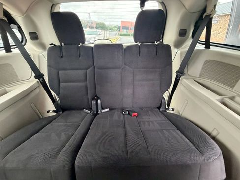 Used 2017 Dodge Grand Caravan SE w/ Power Window Group FWD image 11
