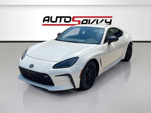 Used 2023 Toyota GR86 Premium w/ ALL Weather Mat Package (TMS) RWD image 3