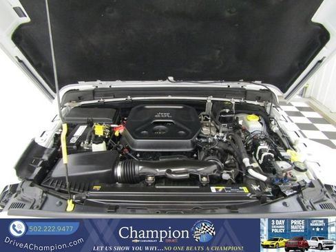 Used 2021 Jeep Wrangler Unlimited Sahara AWD/4WD image 37