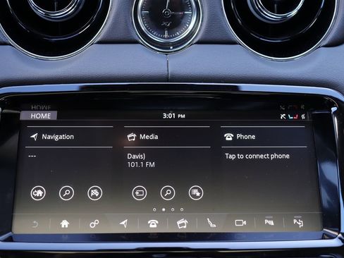 Used 2018 Jaguar XJ R-Sport image 21