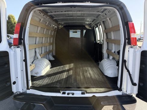 Used 2023 Chevrolet Express 2500 w/ Driver Convenience Package image 9