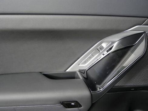 Used 2025 BMW i7 eDrive50 image 13