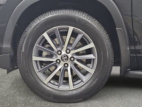Used 2017 Toyota Highlander XLE FWD image 34