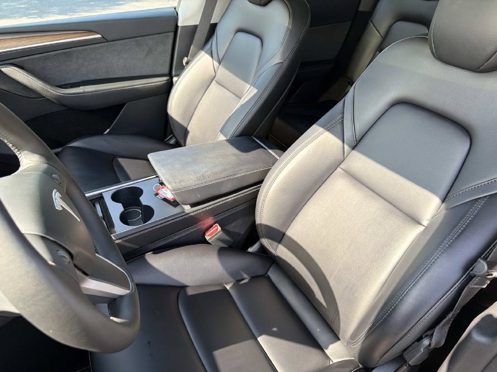 Used 2024 Tesla Model Y Performance AWD/4WD image 13