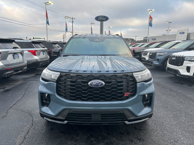Used 2026 Ford Explorer ST AWD/4WD image 2