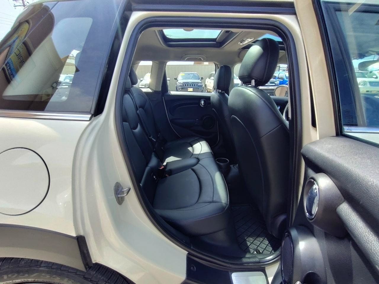 Used 2019 MINI Cooper 4-Door Hardtop FWD image 37