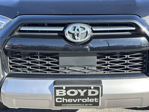 Used 2024 Toyota 4Runner TRD Off-Road Premium image 32