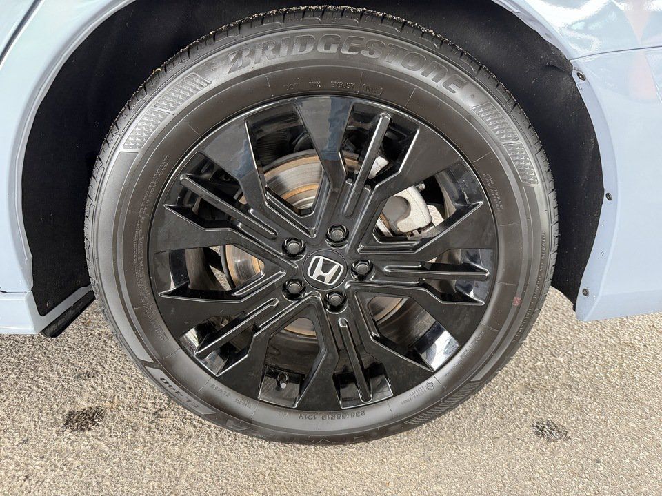 Used 2025 Honda Odyssey Sport-L image 10