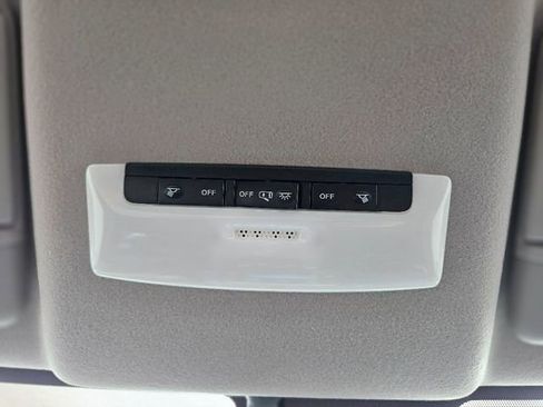 New 2025 Nissan Versa SV w/ Trunk Package FWD image 25