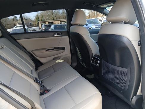 Used 2020 Kia Sportage S image 14
