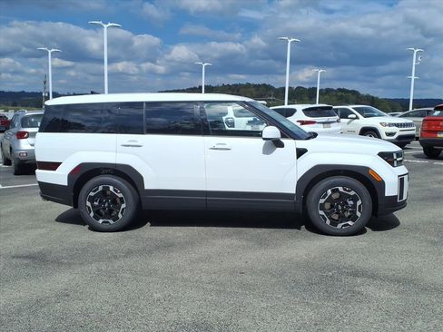 New 2026 Hyundai Santa Fe SE image 2