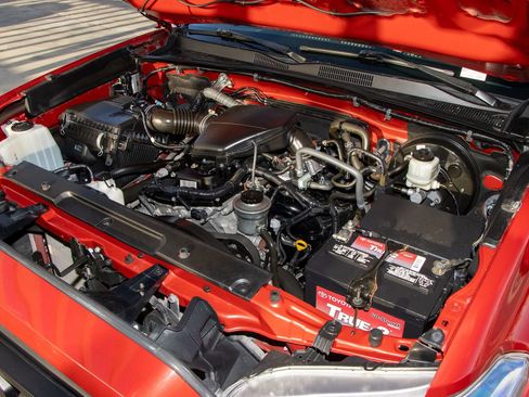 Used 2021 Toyota Tacoma SR w/ SR Convenience Package image 35