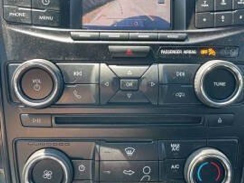 Used 2017 Ford Explorer XLT AWD/4WD image 8