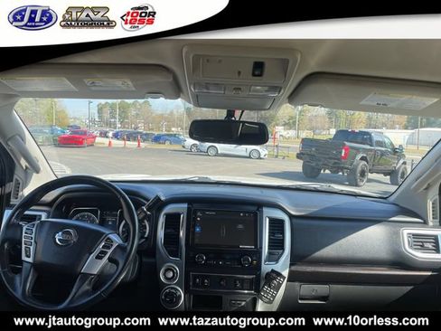 Used 2019 Nissan Titan SV w/ SV Convenience Package AWD/4WD image 14