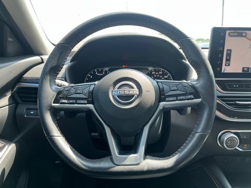 Used 2023 Nissan Altima 2.5 SR w/ SR Premium Package FWD image 25