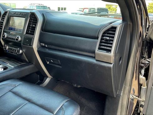 Used 2020 Ford Expedition XLT w/ Equipment Group 202A image 16