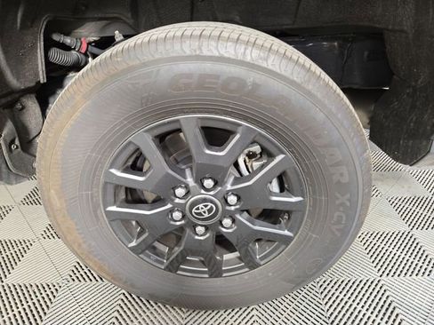Used 2025 Toyota 4Runner SR5 AWD/4WD image 11