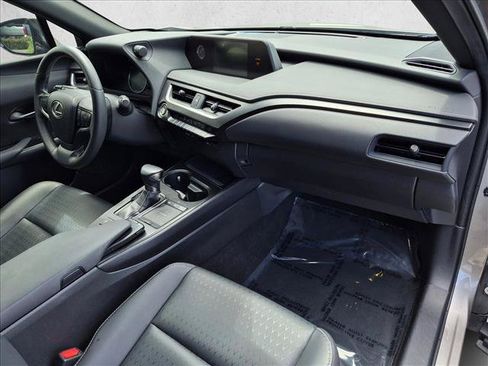 Used 2019 Lexus UX 200 w/ Accessory Package FWD image 22