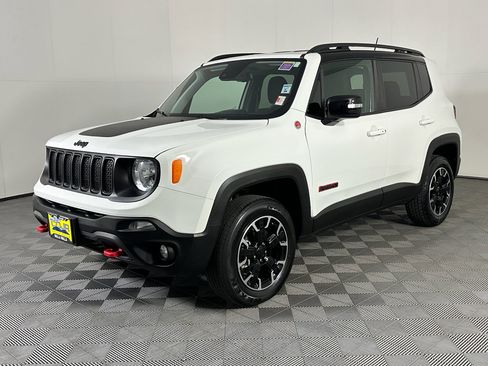 Used 2023 Jeep Renegade Trailhawk image 13
