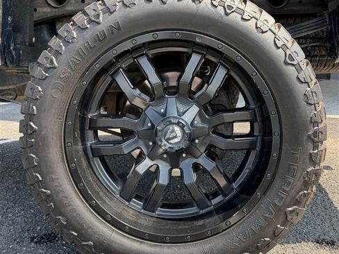 Used 2016 GMC Sierra 2500 Denali w/ Duramax Plus Package AWD/4WD image 10