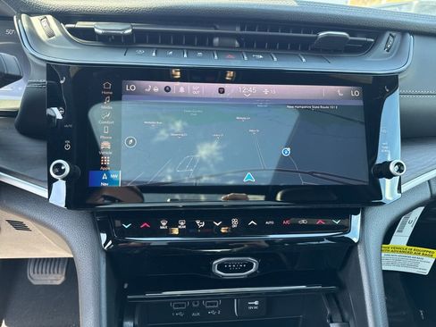 New 2026 Jeep Grand Cherokee Limited AWD/4WD image 13